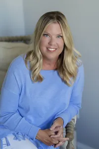 portrait of photographer Kelly Hite