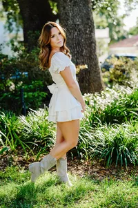 san-marco-oak-canopy-senior-photos-01.jpg
