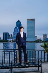 san-marco-southbank-riverwalk-senior-photos-02.jpg