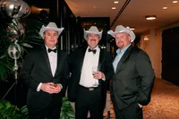 Wedding guests at Hotel Vin Grapevine Texas — Stephanie Michelle Photography
