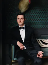 Groom portrait at Hotel Vin Grapevine Texas wedding — Stephanie Michelle Photography