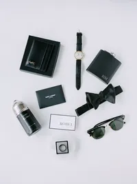 Groom details at The Thompson Hotel Dallas photography by Stephanie Michelle
