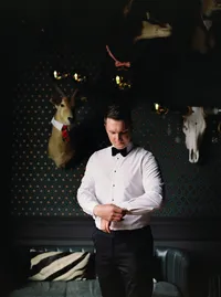 Groom portrait at Hotel Vin Grapevine Texas wedding — Stephanie Michelle Photography