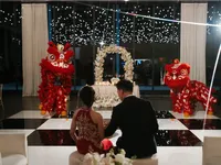 Lion dancer performance at Hall of Lights Dallas Texas wedding — Stephanie Michelle Photography