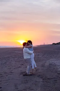 couples-photoshoot-mallorca-beach-at-sunset 20