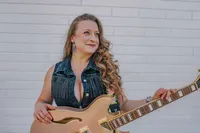 Kitty Mae-5607