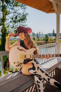 Kitty Mae-5814