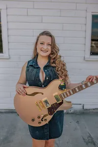 Kitty Mae-5604