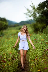 Halle Hensley (200)