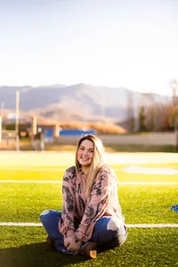 Kynzie Grimmett Senior Pics (82)