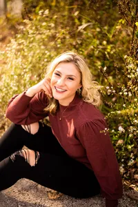 Isabella Gheesling Senior Pics (38)