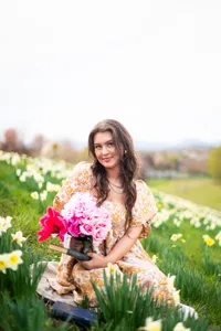 Makena Daffodil Pictures (13)
