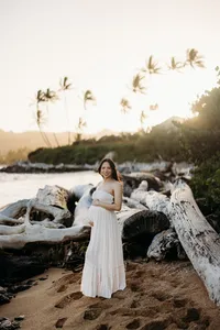 maternity photos in kapaa wailua hilton kauai-14