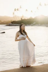 maternity photos in kapaa wailua hilton kauai-47