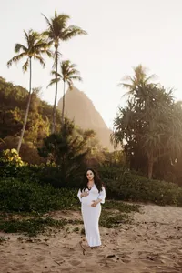 Maternity Photos at Cannons Beach Haena Kauai-3