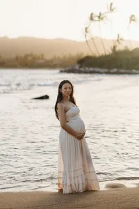 maternity photos in kapaa wailua hilton kauai-39