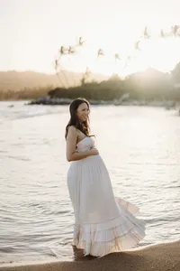maternity photos in kapaa wailua hilton kauai-48