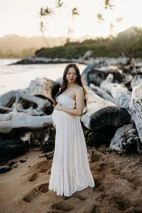 maternity photos in kapaa wailua hilton kauai-17