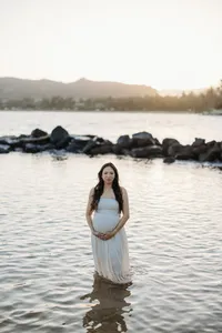 maternity photos in kapaa wailua hilton kauai-136