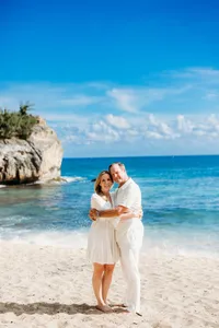 Mid Day Family Photos at Hyatt Grand Regency Poipu-6