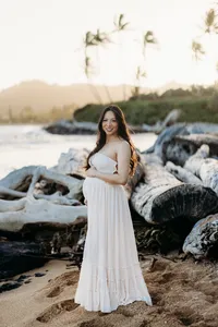 maternity photos in kapaa wailua hilton kauai-22