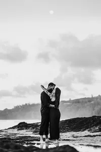 couples engagement photographer secret beach kauai-17