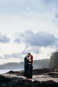 couples engagement photographer secret beach kauai-19