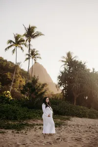 Maternity Photos at Cannons Beach Haena Kauai-24