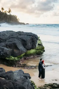 couples engagement photographer secret beach kauai-29