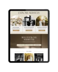 An ipad showcasing a Showit website template for photographers