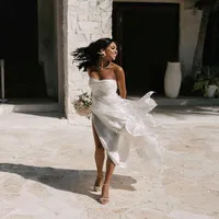superherodesignco_34572_bride_running_around_outside_with_her_3a14ddee-8f14-4908-99b9-14e54f78619b_3