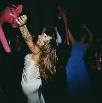 bride-wedding-dancing