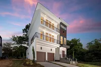 709 E 17th-33