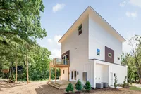 709 E 17th-4