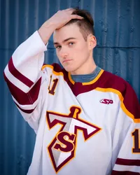 Garrett-Senior-Portrait-Wallingford-CT-20
