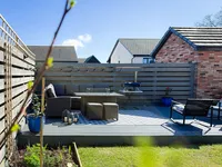 garden-patio-with-pizza-oven