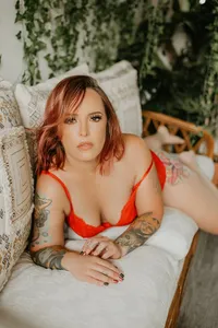 Alyx Redmayne-Titley Boudoir Session (15)