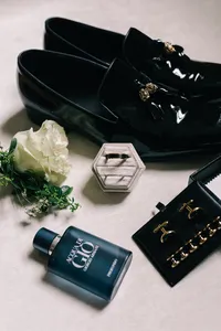 cjamie_blackwedding_gettingready-35_small