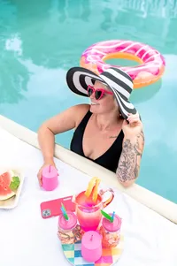 Shandi Marie Brand Photographer- boutique airbnb Brand Photoshoot