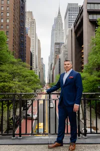 PHILLIP SUMMERS BY CAROLINE ALARCON LOOR-6898_(2000)