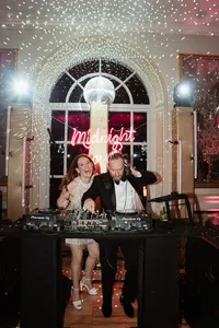 crazy party wedding vibe in Rome
