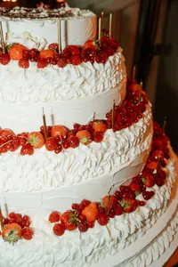 incredible wedding cake in Paris