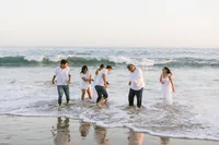 Mitzi-family-beach2022-0620