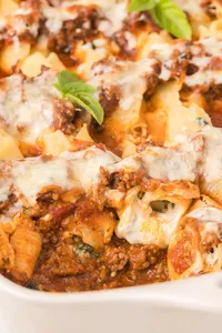 Beef & Ricotta Stuffed Shells Web Hero-12