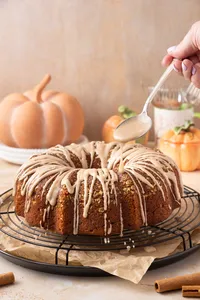 Pumpkin Cake Bundt Cake web Hero-3