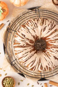 Pumpkin Cake Bundt Cake web Hero-7