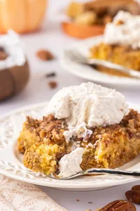 Pumpkin Crunch Cake Hero web-22