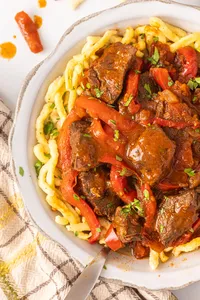 German Gulash with Bell Peppers web Hero-14