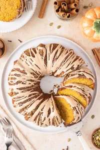 Pumpkin Cake Bundt Cake web Hero-10