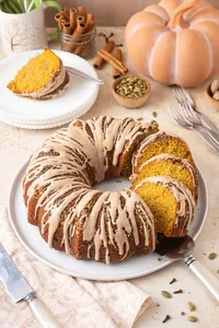Pumpkin Cake Bundt Cake web Hero-14